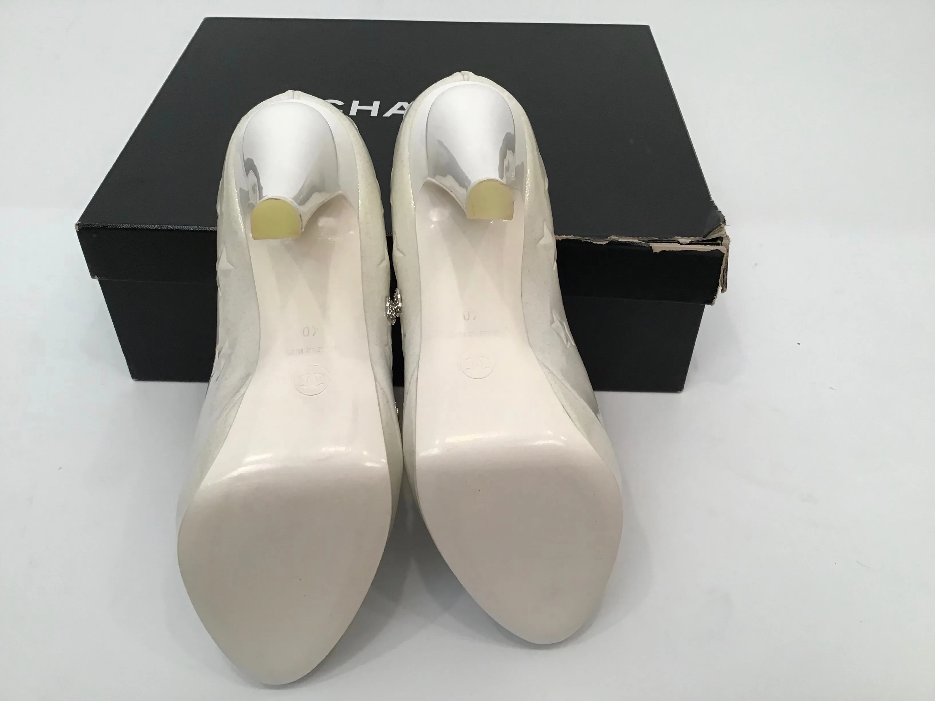 NIB New In Box Chanel 08A 2008 Autumn Fall White Patent Glitter Crystal CC Comete Stars Pump Platform Heels EU 40 US 9/9.5